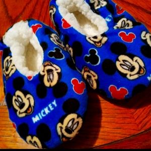 3/20$ Mickey 🐭 Baby slippers